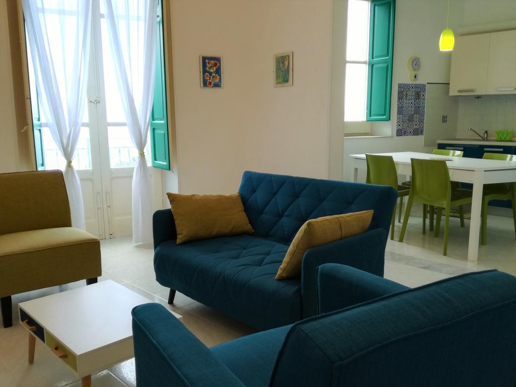 Le Luminarie - Creative Residence Balestrate Bagian luar foto