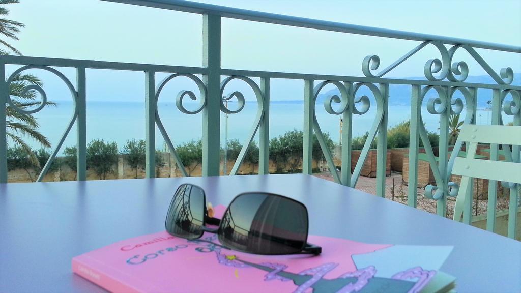 Le Luminarie - Creative Residence Balestrate Bagian luar foto
