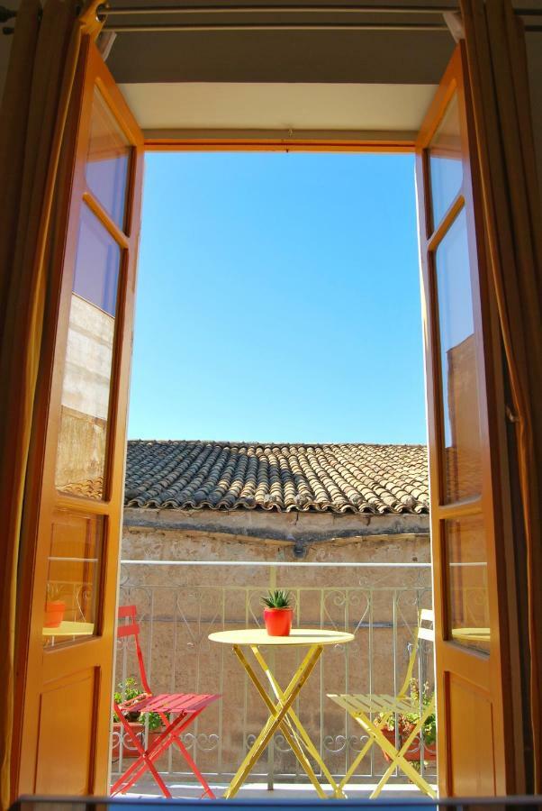 Le Luminarie - Creative Residence Balestrate Bagian luar foto